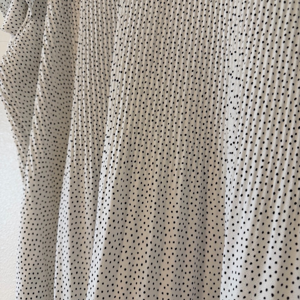 Adrianna Papell White Polka Dot Flutter Sleeve Pleated Blouse - Picture 2 of 9